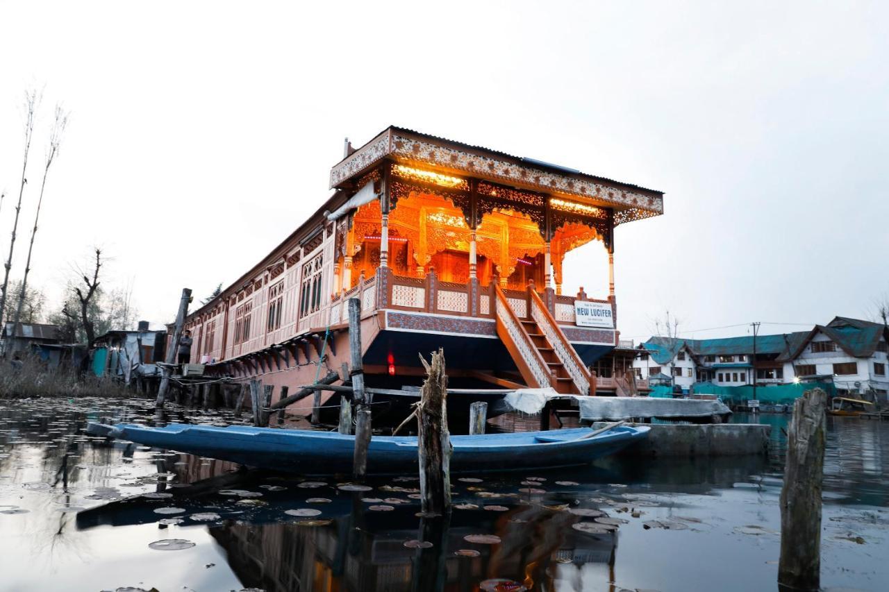 Hotel Oyo New Lucifer House Boat Srīnagar Exterior foto
