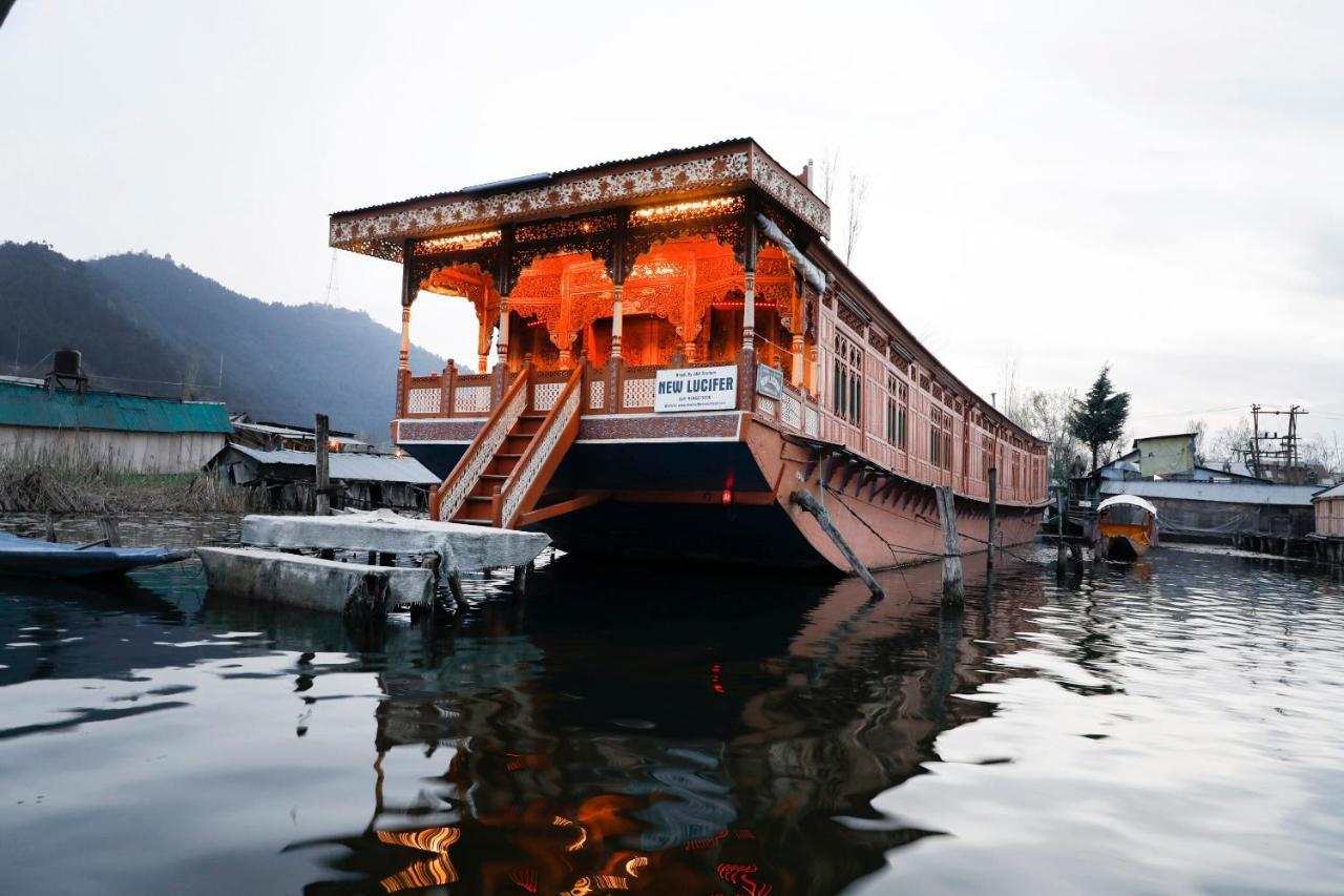 Hotel Oyo New Lucifer House Boat Srīnagar Exterior foto