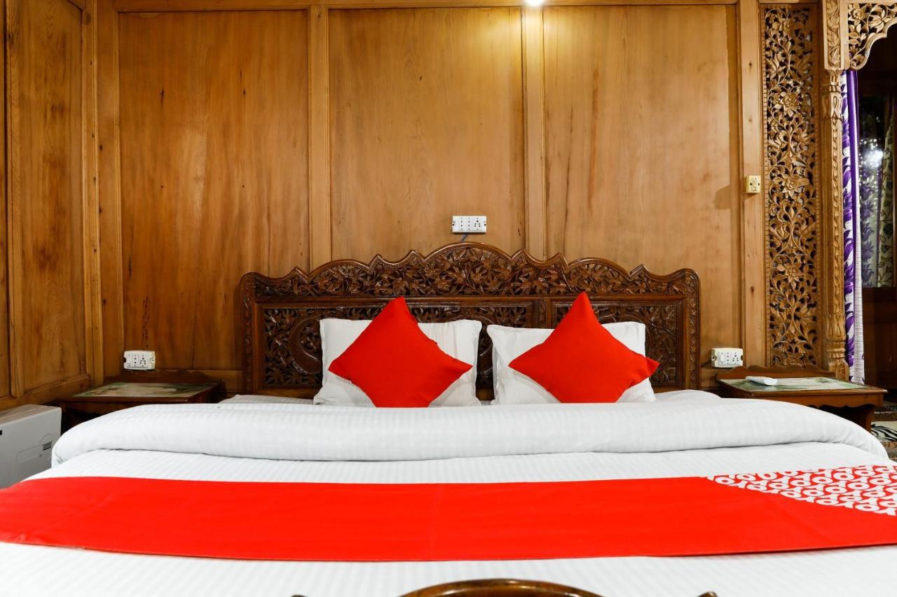 Hotel Oyo New Lucifer House Boat Srīnagar Exterior foto