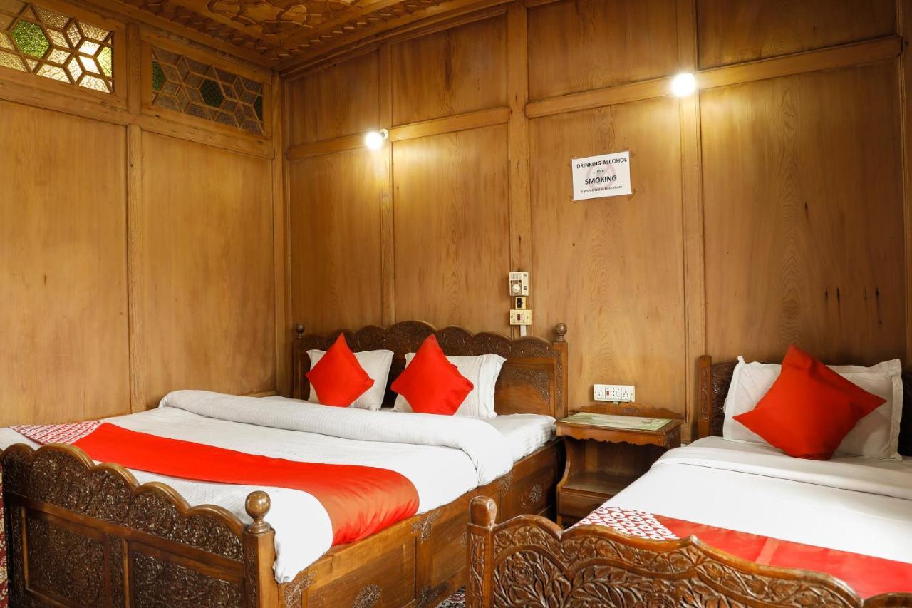Hotel Oyo New Lucifer House Boat Srīnagar Exterior foto